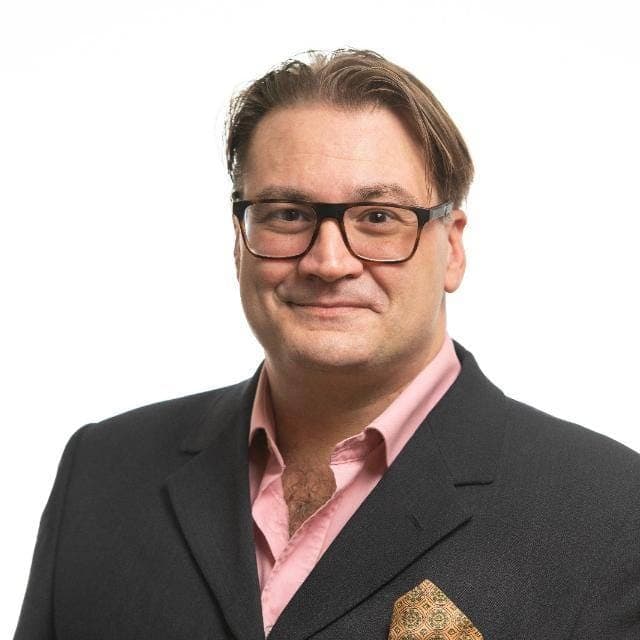 Portrait of Jon Santos